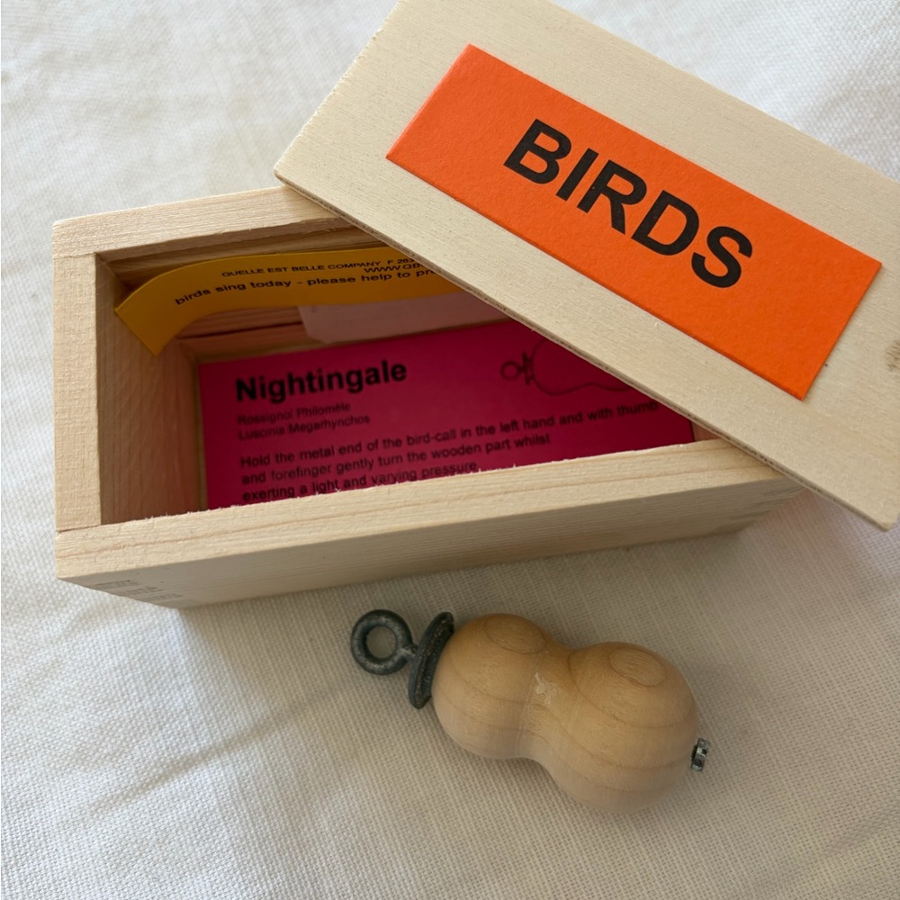 Birds Nightingale Bird Call in Natural Wood - Classic Birding Tool